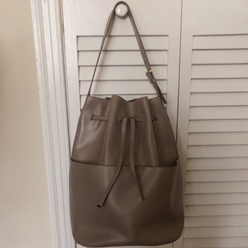 Cuyana Bucket Bag - Saffiano Leather